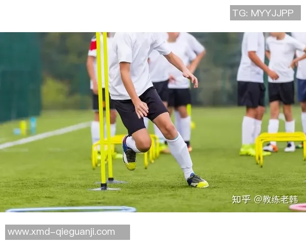 足球明星训练手册：提升技术与体能的全面指南助你成为绿茵场上的传奇球员